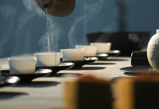 DU FEUILLE À LA TASSE - COMMENT PRÉPARER LE THÉ